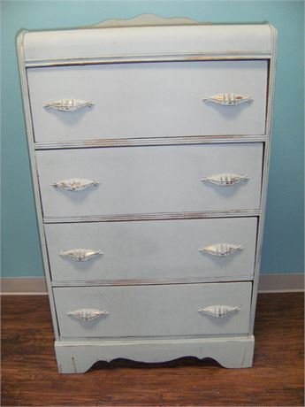 Vintage Mid Century Chest - has been painted grey. - Fair condition 48Tx29Wx17D