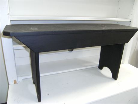 Primitive Black Bench - solid wood, nice used condition 17Tx36Lx12W
